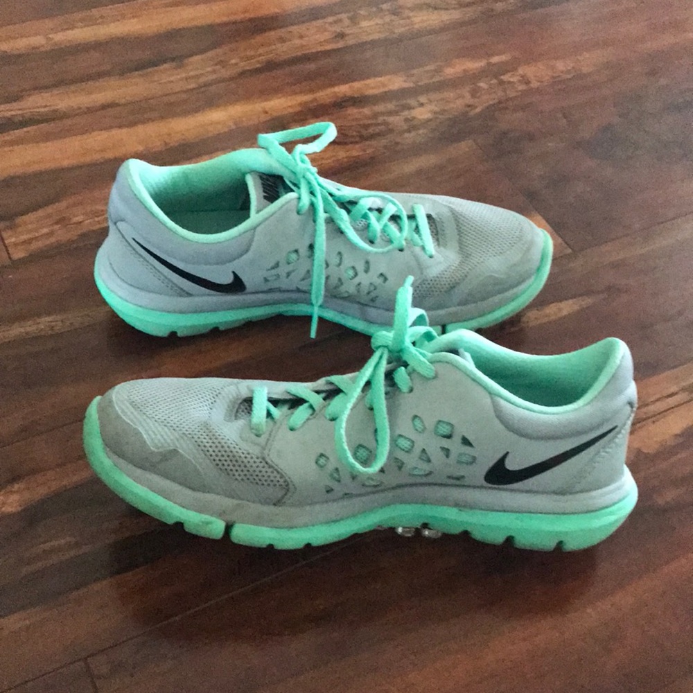 Nike women’s running shoes - Picture 2 of 2